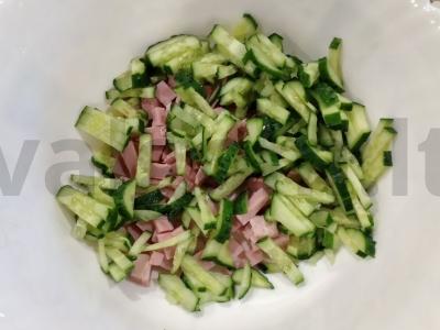 Salotos su žaliais žirneliais ir žaliu svogūnu Žingsnis 2