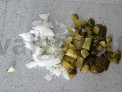 Tostai su tunu ir marinuotu agurku Žingsnis 2