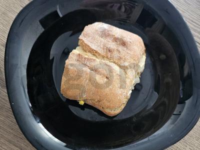 Tostai su tunu ir marinuotu agurku pagrindine nuotrauka