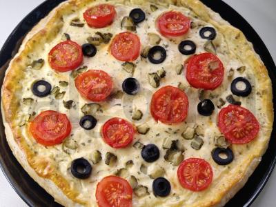 Varškės pica su vyšniniais pomidorais pagrindine nuotrauka