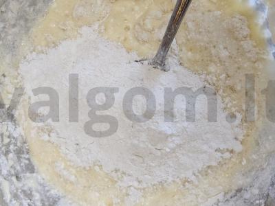 Bananų varškės keksiukai Žingsnis 4