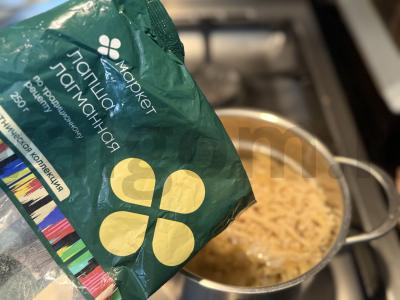 Kvapnus lagmanas su kiauliena ir daržovėmis Žingsnis 4