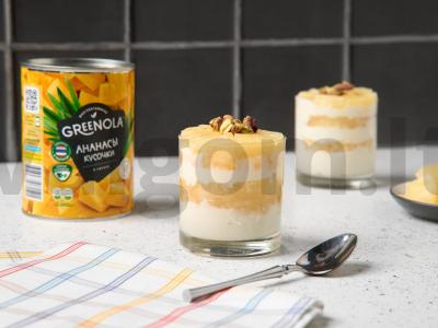 Varškės desertas su vaisiais pagrindine nuotrauka