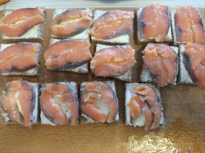 Sumuštiniai su raudonąja žuvimi „Šventiniai“ Žingsnis 2