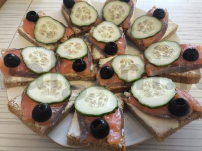 Sumuštiniai su raudonąja žuvimi „Šventiniai“ pagrindine nuotrauka