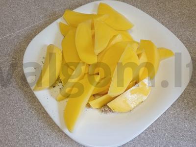 Vištienos šlaunelė, kepta su bulvėmis ir pievagrybiais Žingsnis 2