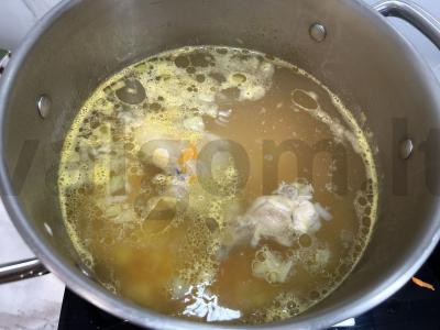 Vištienos sriuba su žvaigždutėmis makaronais Žingsnis 3