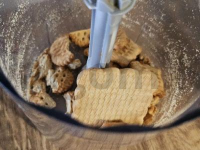 Sausainiai krepšeliai su graikišku jogurtu ir avietėmis Žingsnis 1