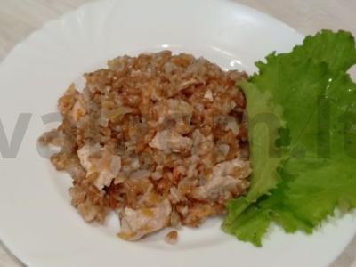 Kviečiai su kalakutiena ir daržovėmis pagrindine nuotrauka