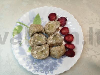 Varškės ritinys su bananais pagrindine nuotrauka