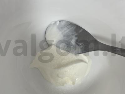 Sviestinis pyragas be kepimo Žingsnis 2