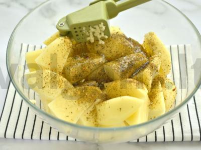 Kaimiškos bulvės ant pergamento orkaitėje Žingsnis 4