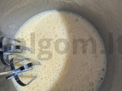 Šarlotė su manų kruopomis ir kefyru Žingsnis 3