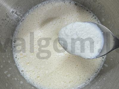 Šarlotė su manų kruopomis ir kefyru Žingsnis 5