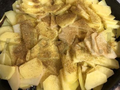 Kepta bulvė su servelatu Žingsnis 3