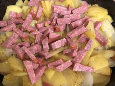 Kepta bulvė su servelatu Žingsnis 5