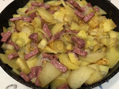 Kepta bulvė su servelatu Žingsnis 7