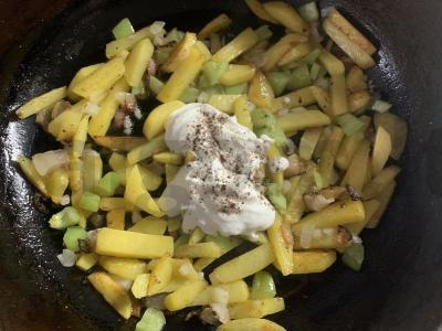 Kepta bulvė su šonine ir daržovėmis Žingsnis 7