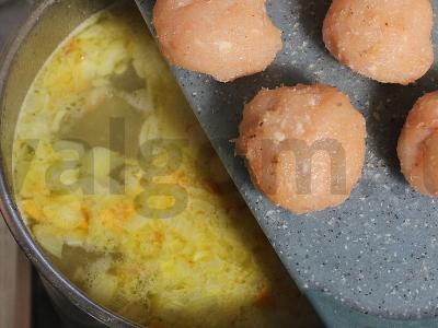 Vištienos kyufta-bozbash su avinžirniais Žingsnis 11