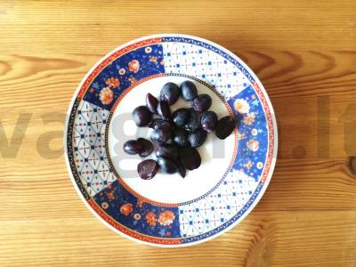 Vaisių salotos su mėlynių jogurtu ir medumi Žingsnis 1