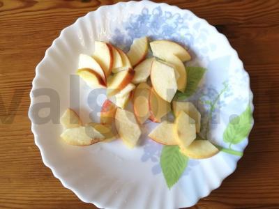 Vaisių salotos su mėlynių jogurtu ir medumi Žingsnis 3