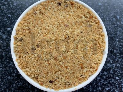 Desertas iš sausainių, obuolių, sirupo ir gervuogių Žingsnis 4