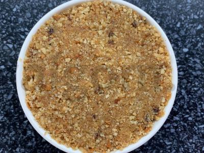 Desertas iš sausainių, obuolių, sirupo ir gervuogių Žingsnis 5