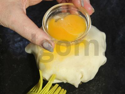 Bri sūris su kumpio faršu filo tešloje Žingsnis 11