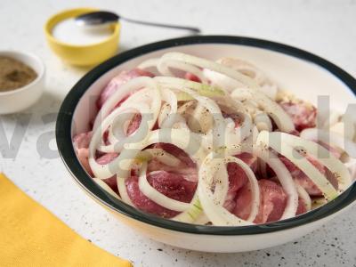 Troškinta kiauliena su slyvomis Žingsnis 2