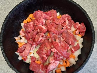 Troškinta jautiena su daržovėmis ir sviestu Žingsnis 3