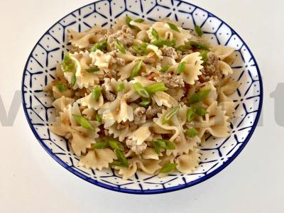 Farfalle makaronai su faršu pagrindine nuotrauka