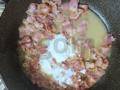 Spagečiai su bekonu, grietine ir sūriu Žingsnis 3