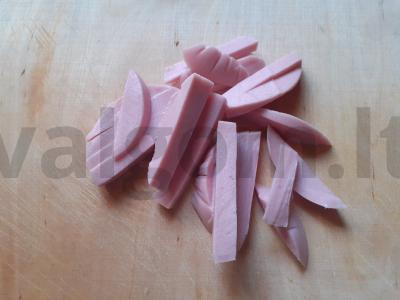 Kiaušinienė ant lavašo su dešra, pomidoru ir rukola Žingsnis 1