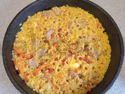 Bulguro plovas su kalakutienos šlaunelių filė ir kmynais Žingsnis 9