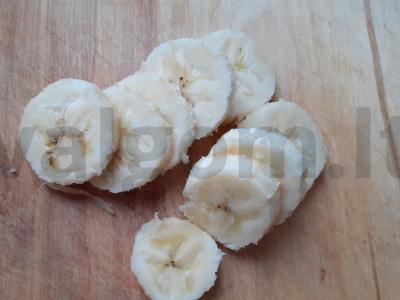 Avižinė košė su bananais ir sėklų mišiniu Žingsnis 2