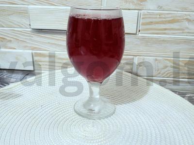 Ryškus kompotas su gervuogėmis, avietėmis ir šermukšniu pagrindine nuotrauka