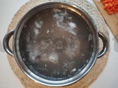 Žiedinės kopūstų sriuba su jautiena ir česnaku Žingsnis 2