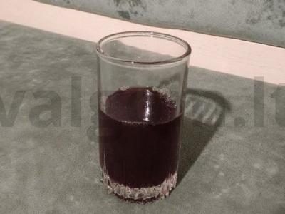 Karštas vynas su apelsinu ir prieskoniais raudoname vyne Žingsnis 4