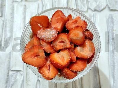 Desertas iš ledų su sausainiais, braškėmis ir šilauogėmis Žingsnis 2