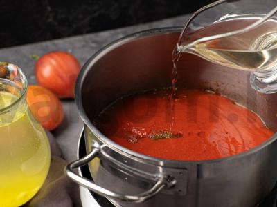 Tirštas pomidorų sriuba su grilio sūriu Žingsnis 4