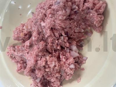 Naminių maltos mėsos mėsos kukuliai su pomidorų padažu Žingsnis 4