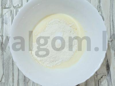 Švelnūs vaniliniai blynai su kefyru Žingsnis 2