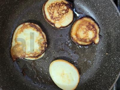 Švelnūs vaniliniai blynai su kefyru Žingsnis 4