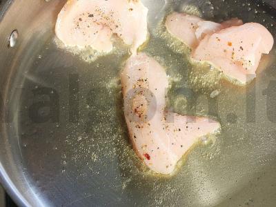 Vištienos krūtinėlė su suluguni ir kurkuma Žingsnis 2