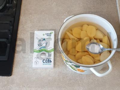 Bulvių košė su parmezano sūriu ir dešra Žingsnis 2