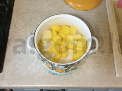 Bulvių košė su parmezano sūriu ir dešra Žingsnis 3