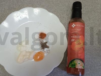 Aštrūs vištienos krūtinėlės šašlykai su brokoliais ir pomidoru Žingsnis 1