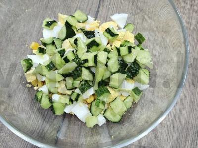 Salotos su kukurūzais ir česnakų sūriu Žingsnis 3