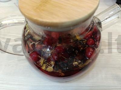 Gervuogių ir hibisko gėrimas pagrindine nuotrauka