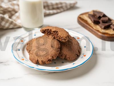 Šokoladiniai sausainiai su kakava pagrindine nuotrauka